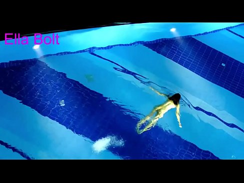 ❤️ Abdi teu tiasa ngeureunkeun nonton, pirang ngora bray ngojay buligir di ELLA bolt Resort kolam renang ❤️ video seks dina pornosu.happytour.top ❤