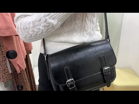 ❤️ Masturbasi umum tina jalang ngora FeralBerry sareng dildo di kamar pas ❤️ video seks dina pornosu.happytour.top ❤
